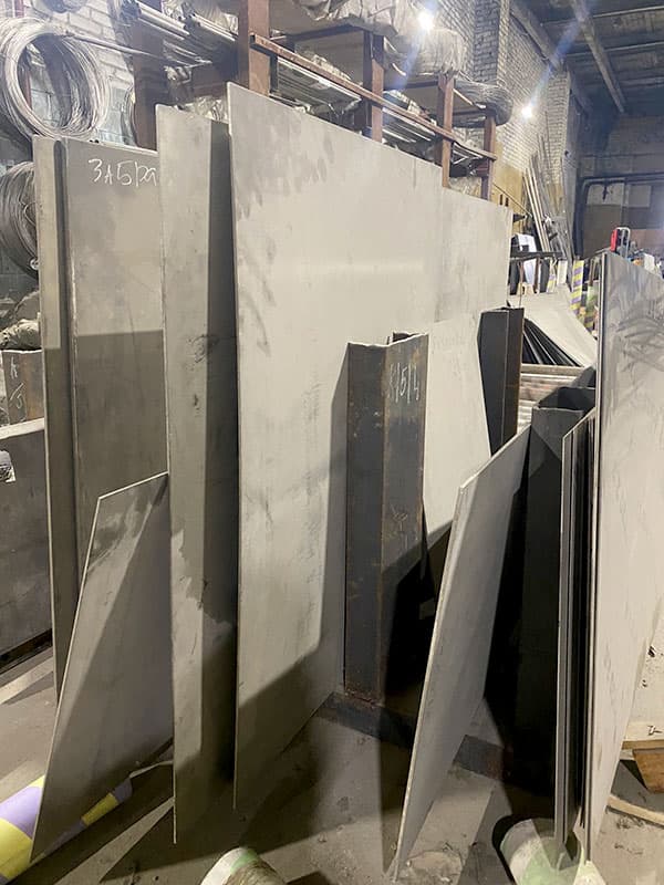 Продаем обрезки титановых листов